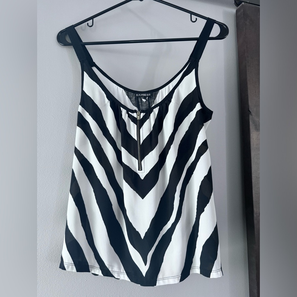 Express zip up in the front loose top.